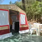 Village Canapai منتجع