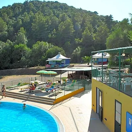 Village Canapai Θέρετρο