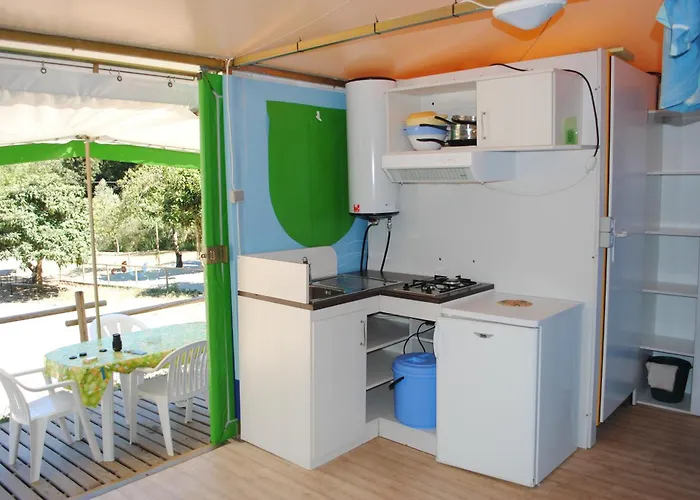 度假村 坎纳俳野营村酒店 3*