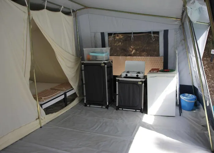 坎纳俳野营村酒店