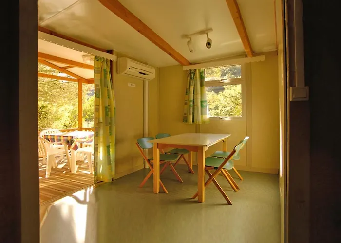 坎纳俳野营村酒店 度假村